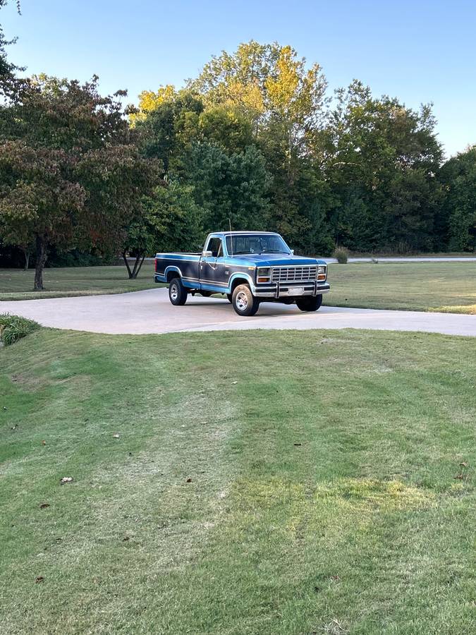 Ford-F-150-xlt-1984-8