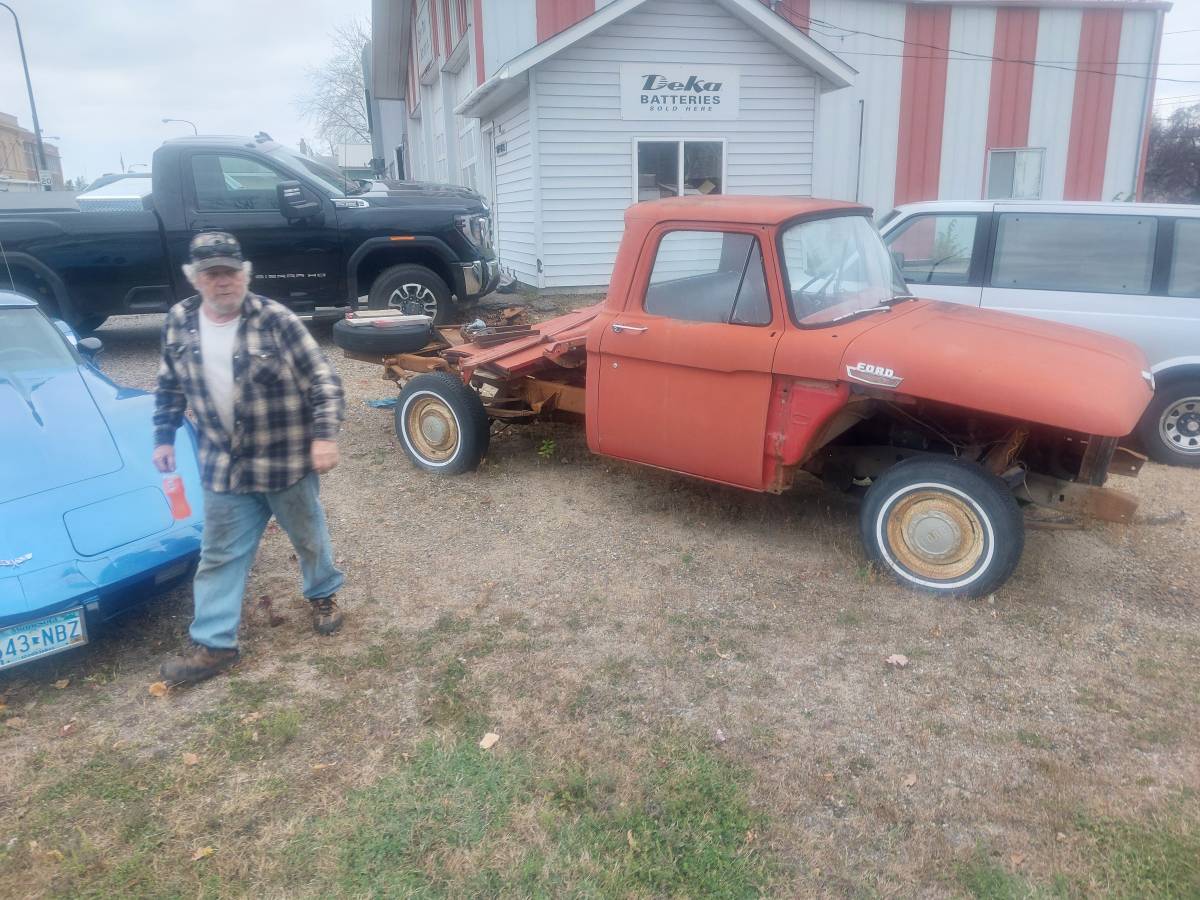 Ford-F-250-1962-2-14