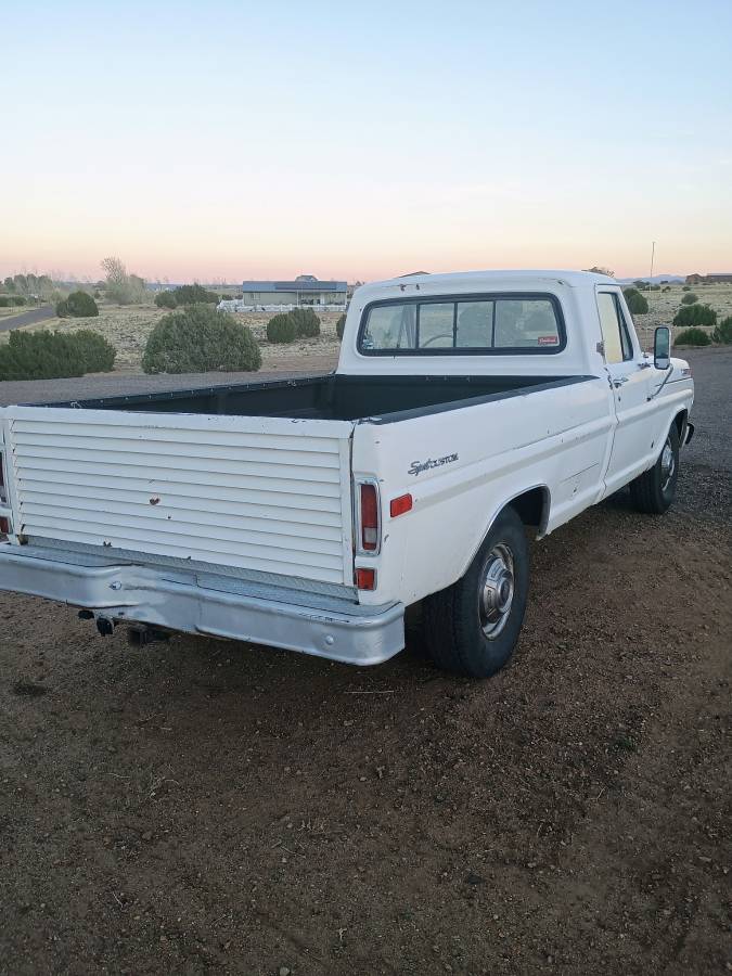 Ford-F-250-1971-white-123919-15