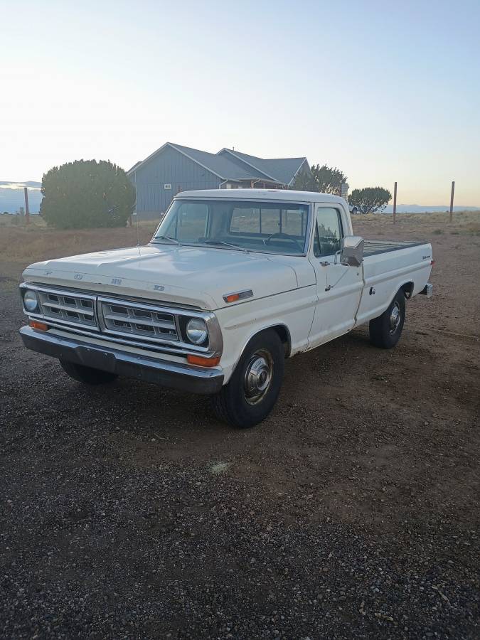 Ford-F-250-1971-white-123919-2