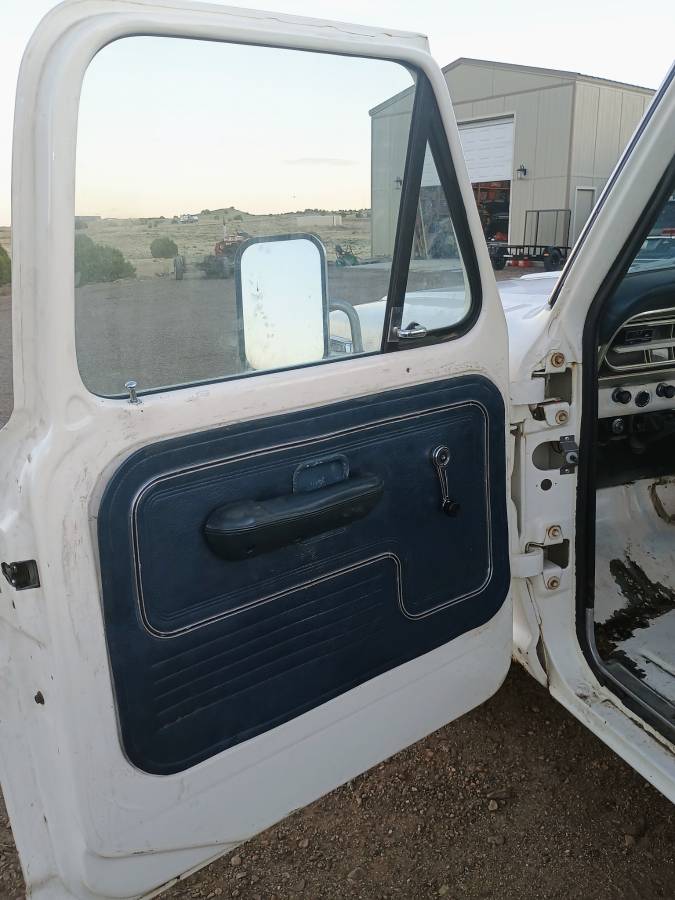 Ford-F-250-1971-white-123919-6