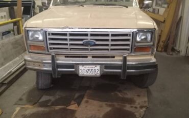 Ford-F-250-1983-133575