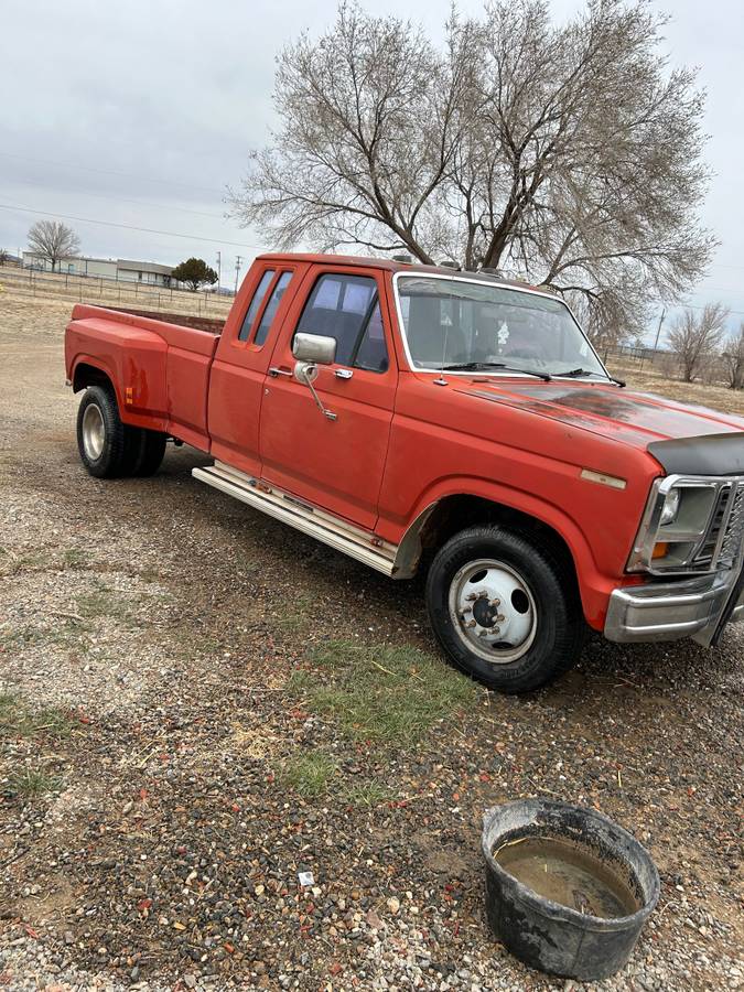 Ford-F-250-1985-241401-1