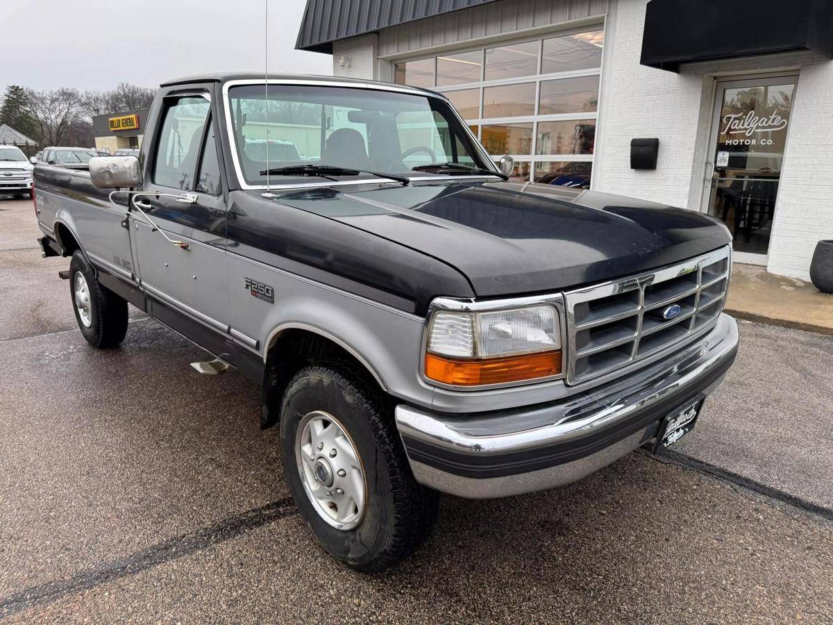 Ford-F-250-1995-black-205637-1