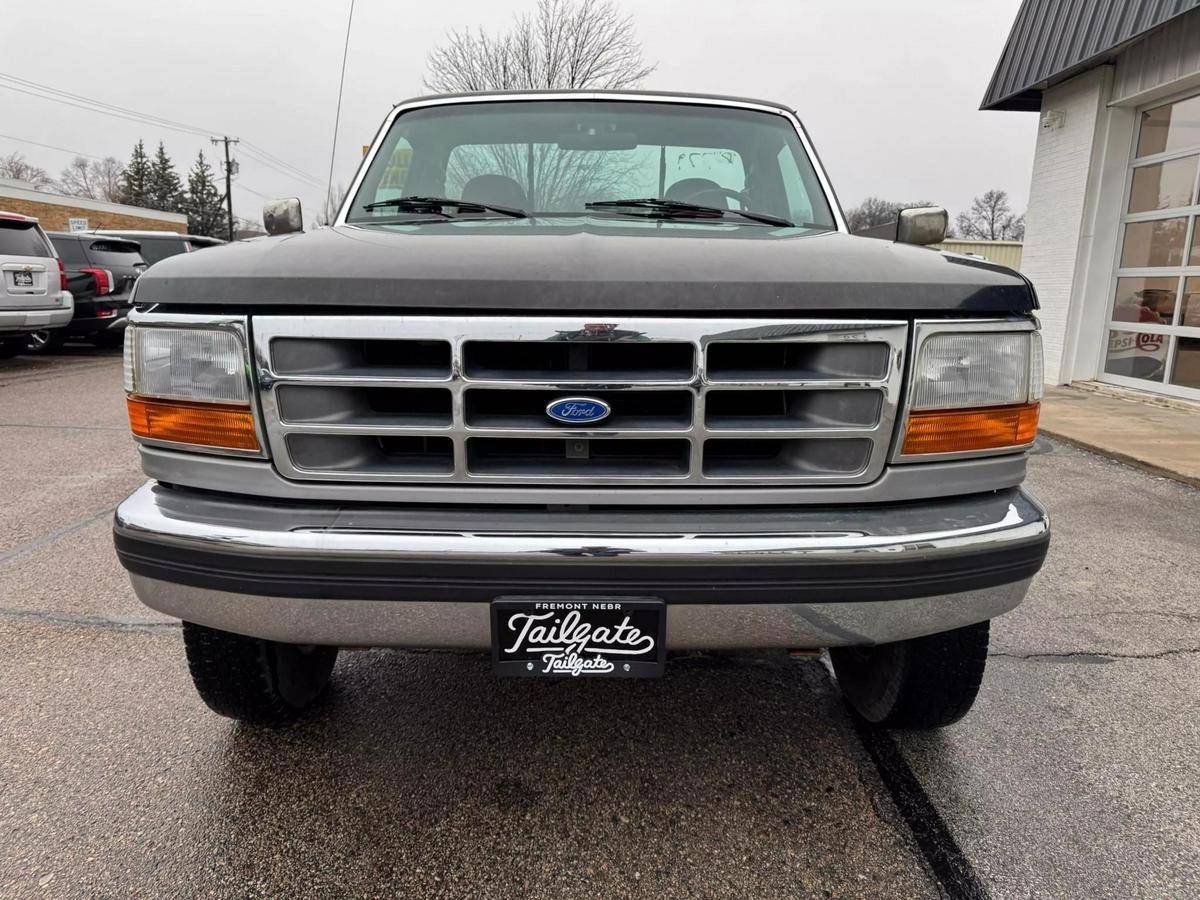 Ford-F-250-1995-black-205637-2