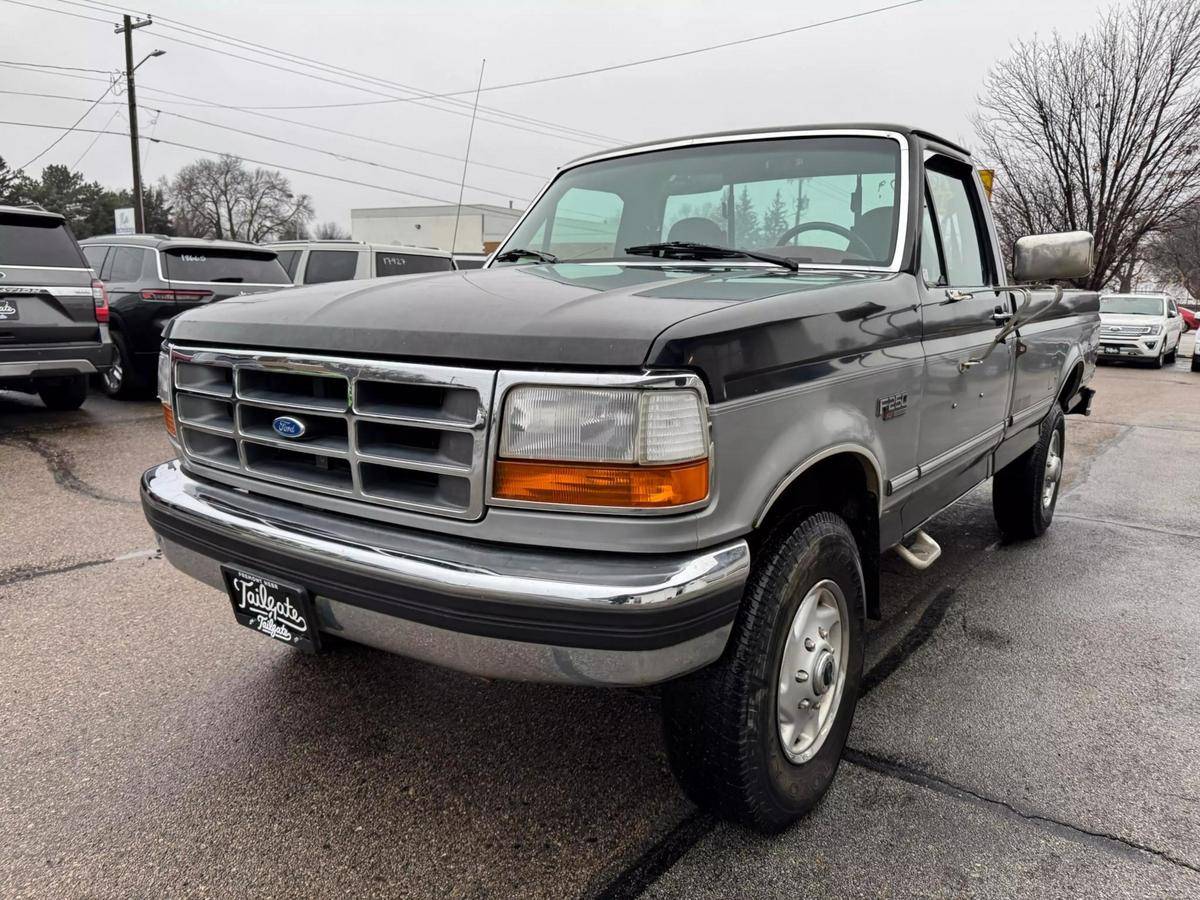 Ford-F-250-1995-black-205637-3