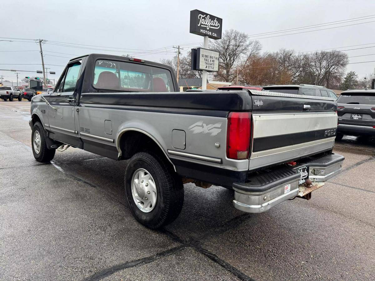 Ford-F-250-1995-black-205637-4