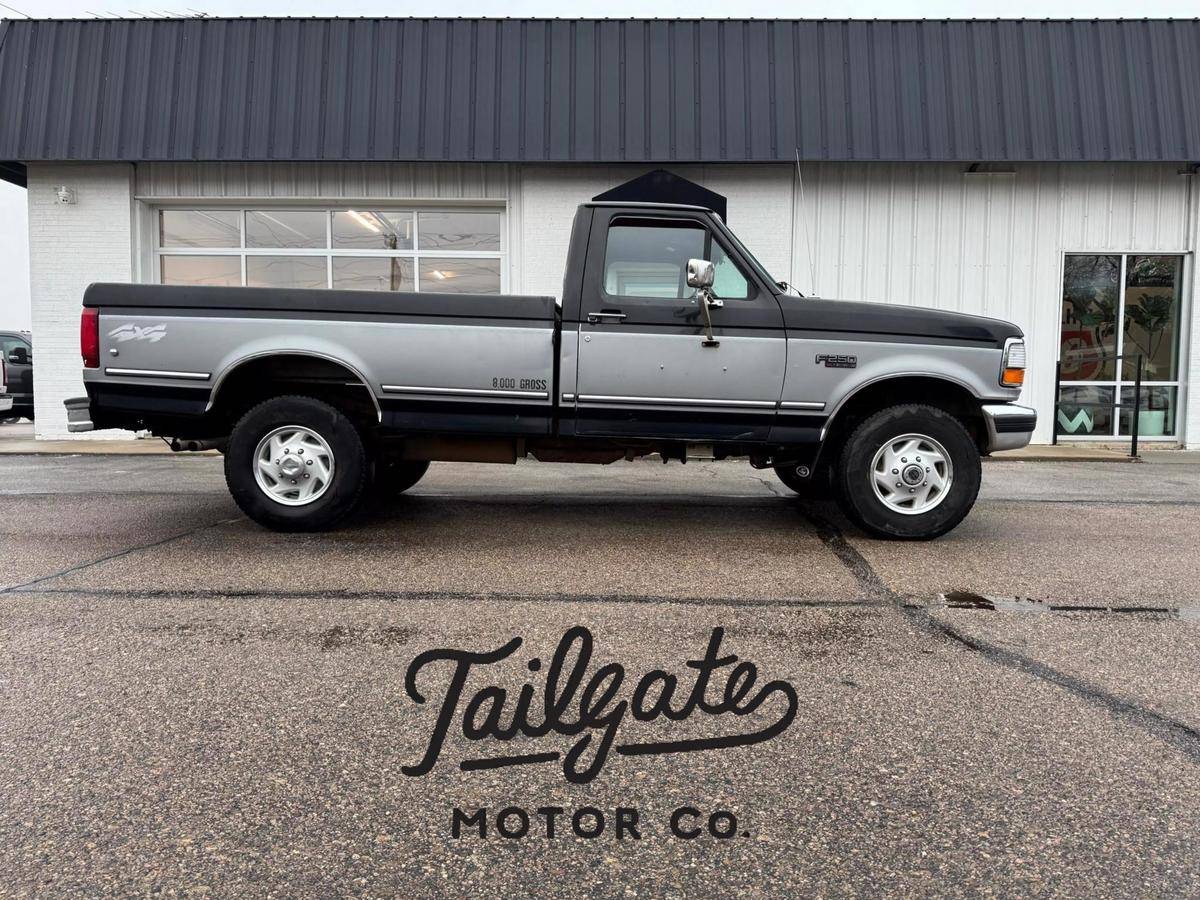 Ford-F-250-1995-black-205637