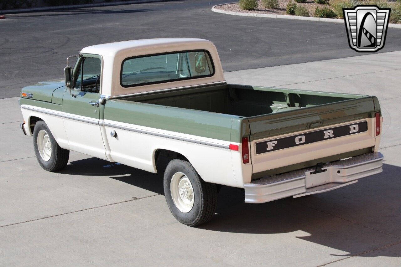 Ford-F-250-Pickup-1972-Green-Tan-116-10