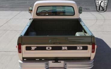 Ford-F-250-Pickup-1972-Green-Tan-116-11