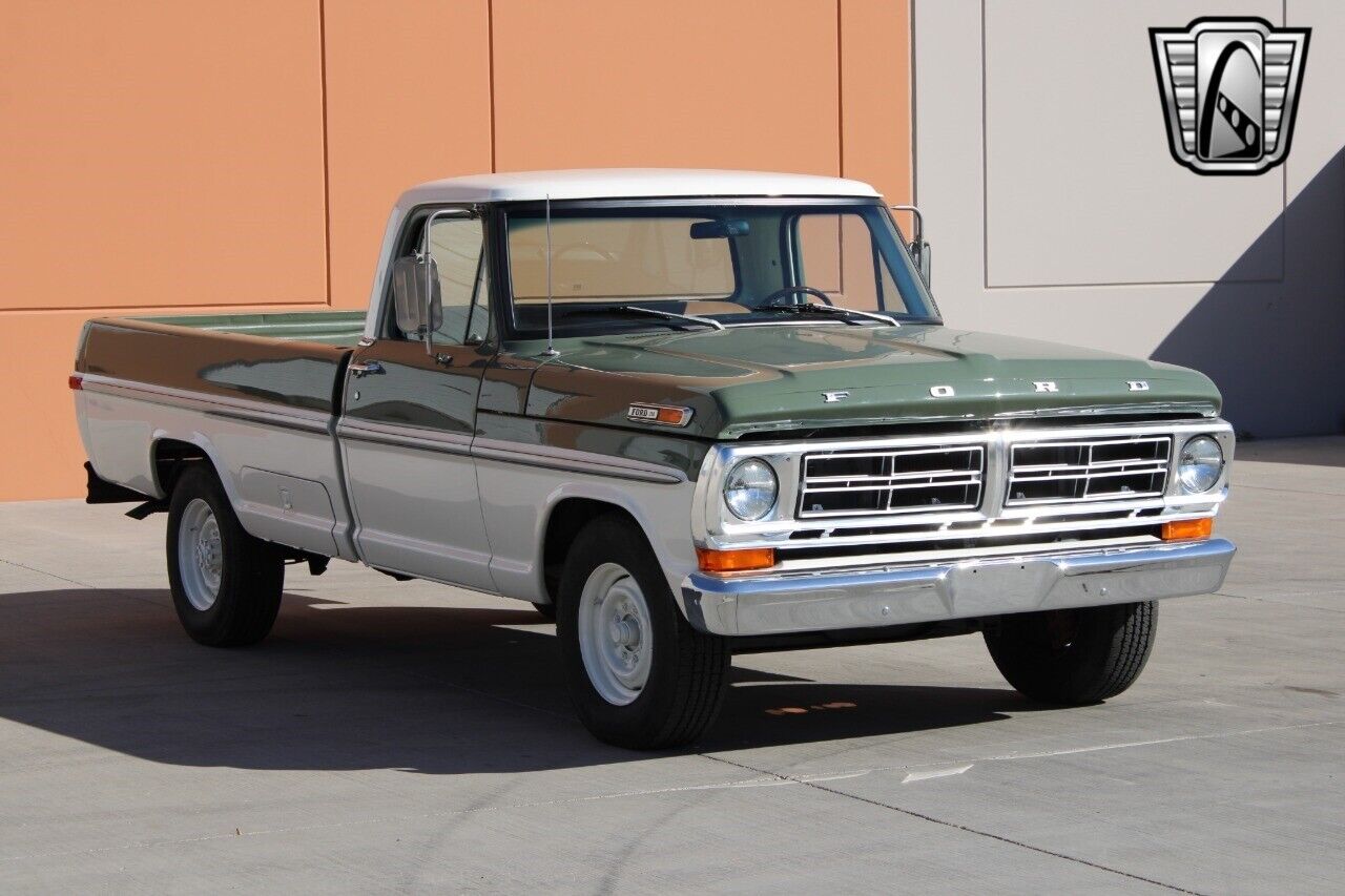 Ford-F-250-Pickup-1972-Green-Tan-116-5