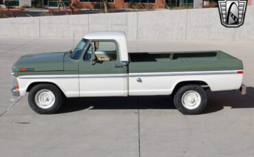 Ford-F-250-Pickup-1972-Green-Tan-116-9