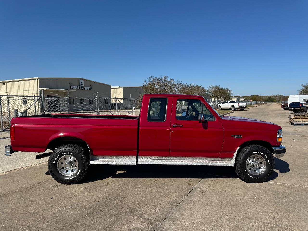 Ford-F-250-Pickup-1995-Maroon-Gray-186684-6