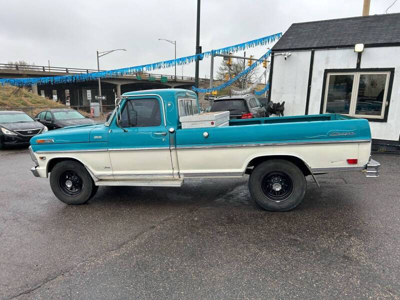 Ford-F-250-camper-special-1969-102882-1