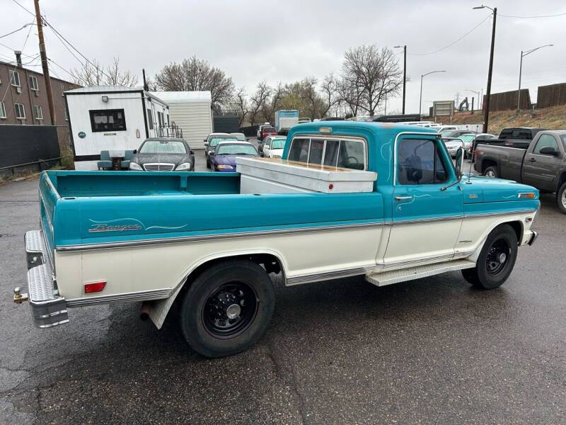 Ford-F-250-camper-special-1969-102882-14