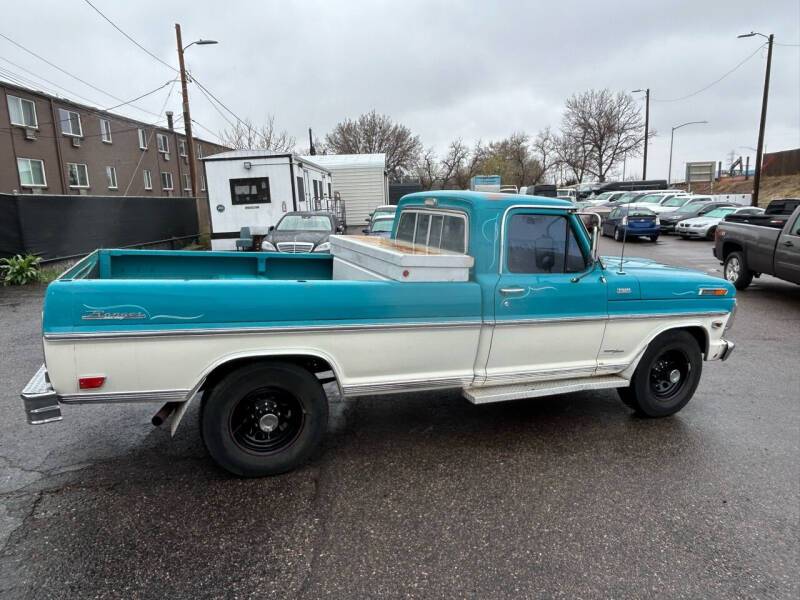 Ford-F-250-camper-special-1969-102882-15