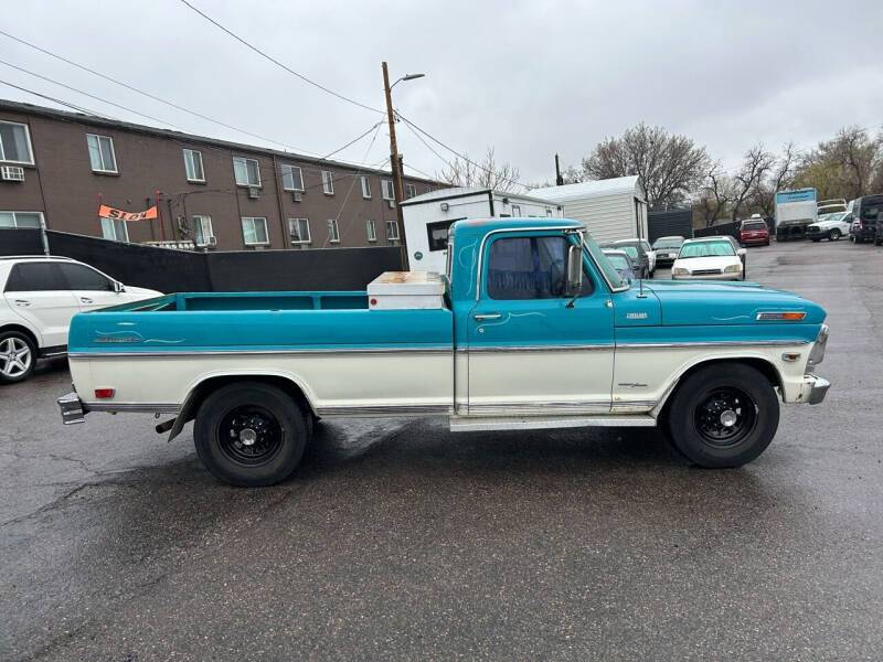 Ford-F-250-camper-special-1969-102882-16