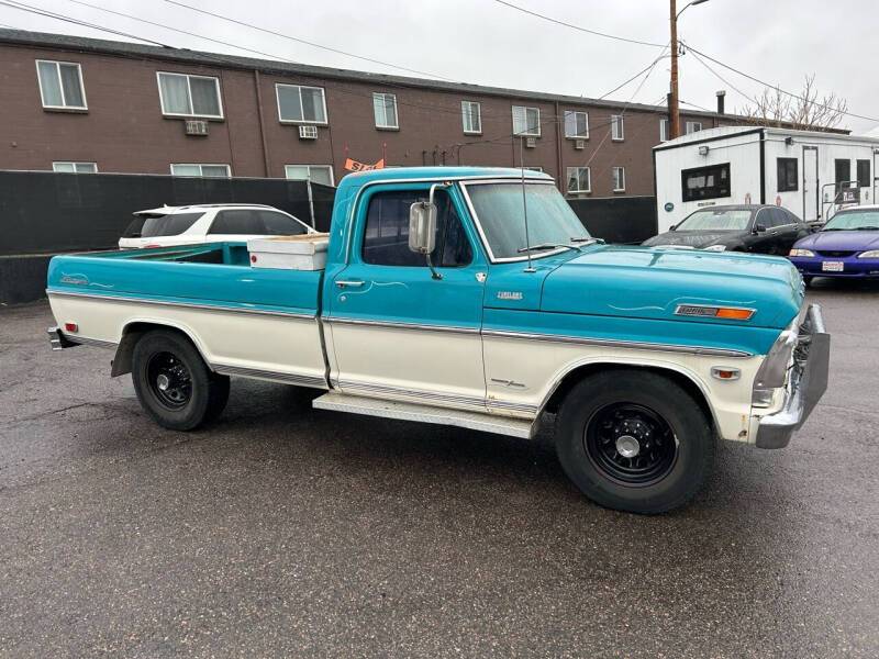 Ford-F-250-camper-special-1969-102882-17