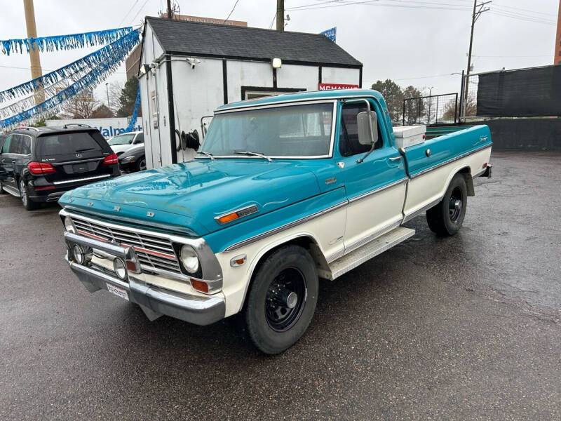 Ford-F-250-camper-special-1969-102882-4