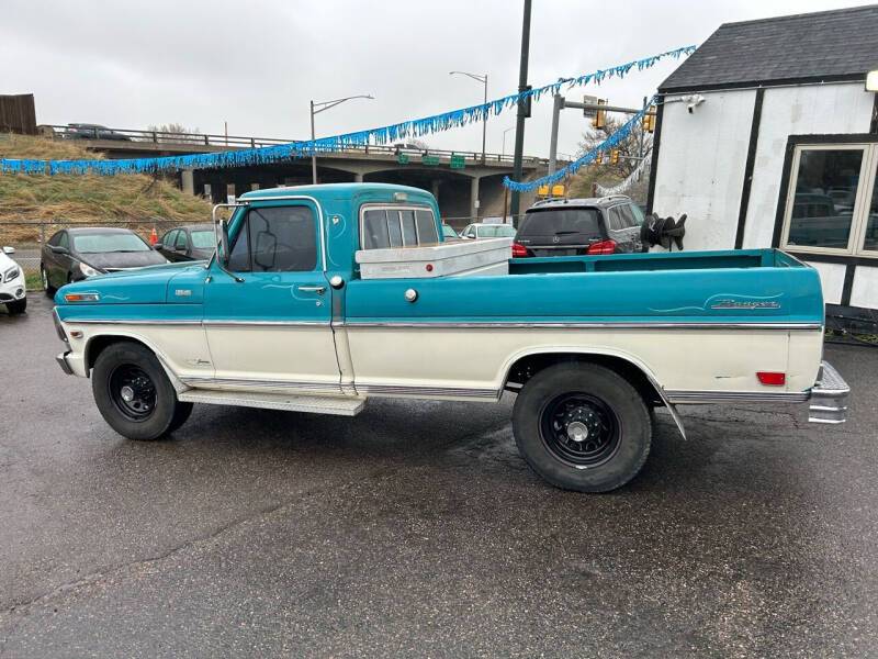 Ford-F-250-camper-special-1969-102882-6