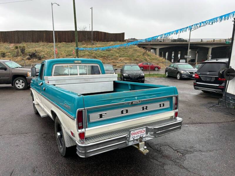 Ford-F-250-camper-special-1969-102882-9