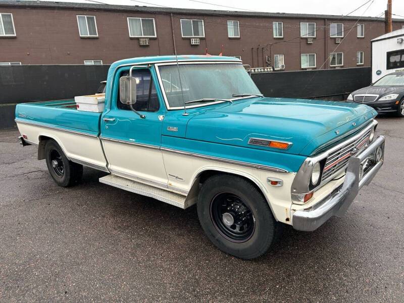 Ford-F-250-camper-special-1969-102882