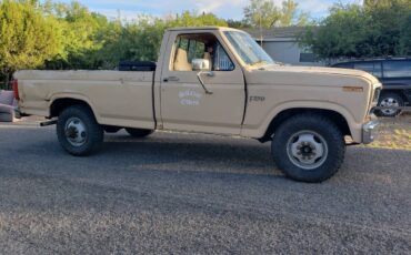 Ford-F-250-diesel-1985-243010