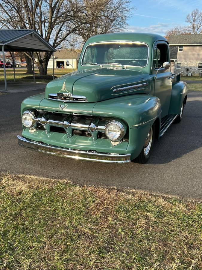 Ford-F1-truck-1951-1