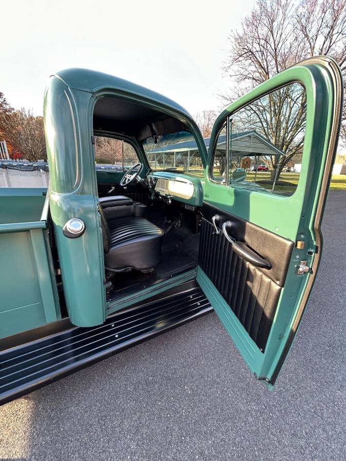 Ford-F1-truck-1951-16