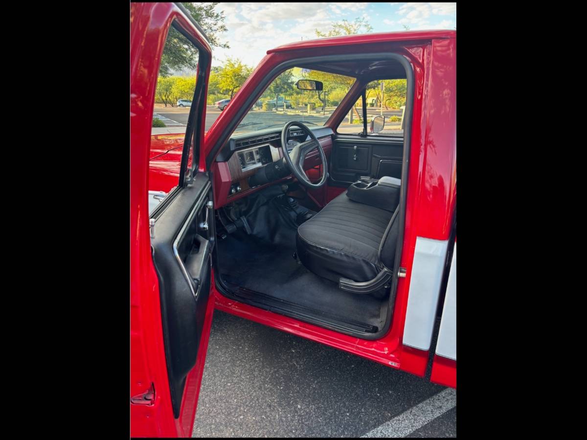 Ford-F150-1982-red-140013-3