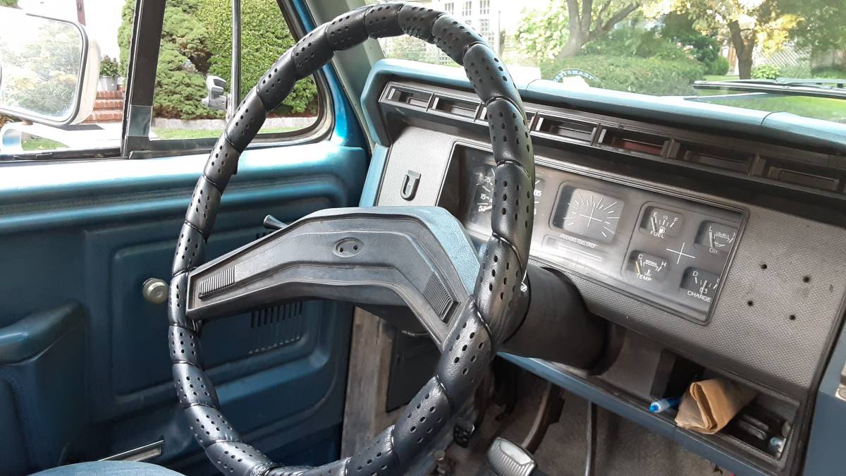 Ford-F150-1985-3