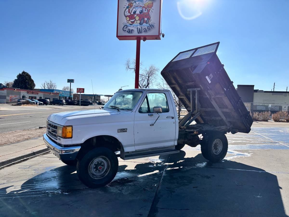 Ford-F250-1989