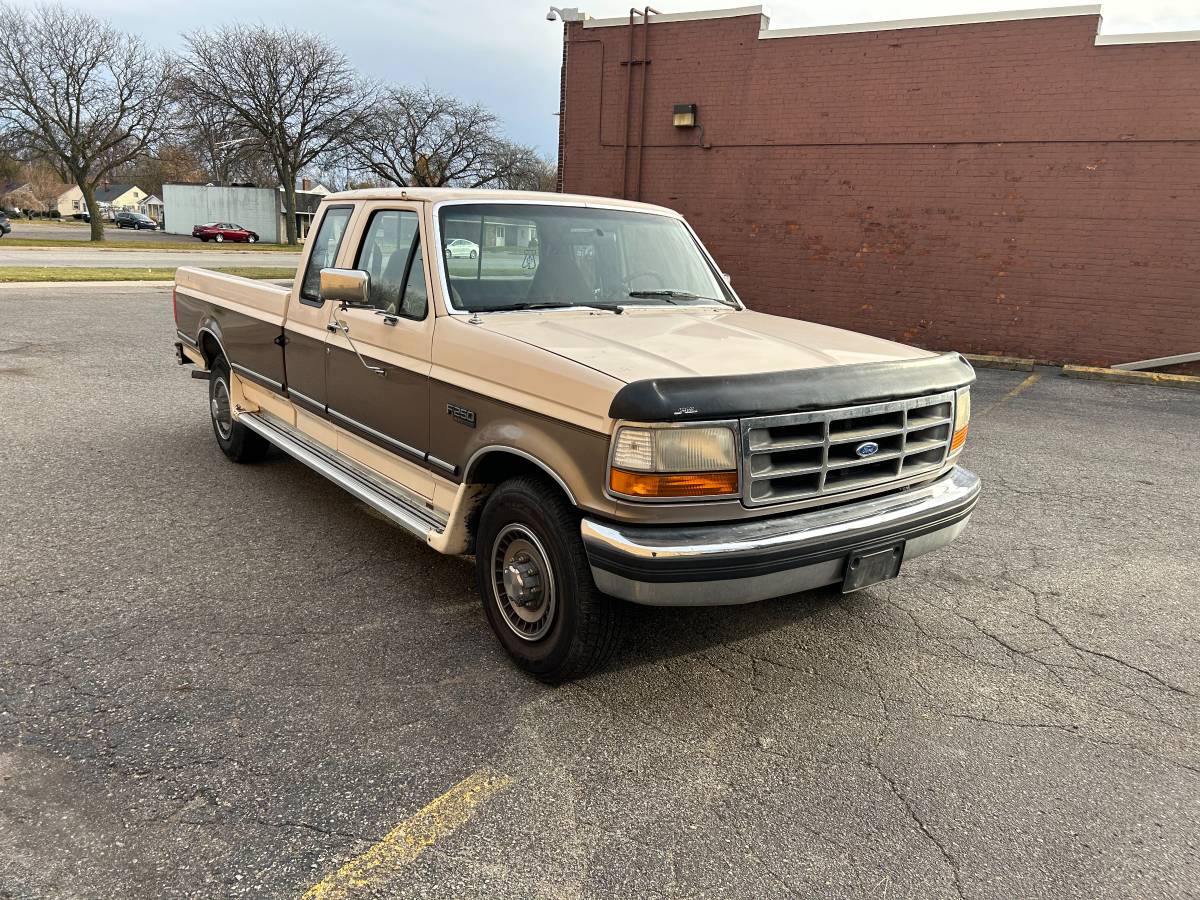 Ford-F250-1992-yellow-257494-1