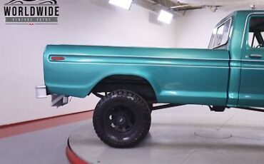 Ford-F250-HIGHBOY-1976-8