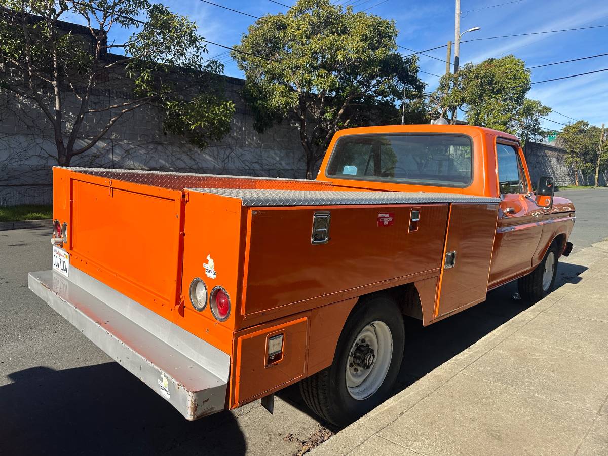 Ford-F250-custom-1977-1