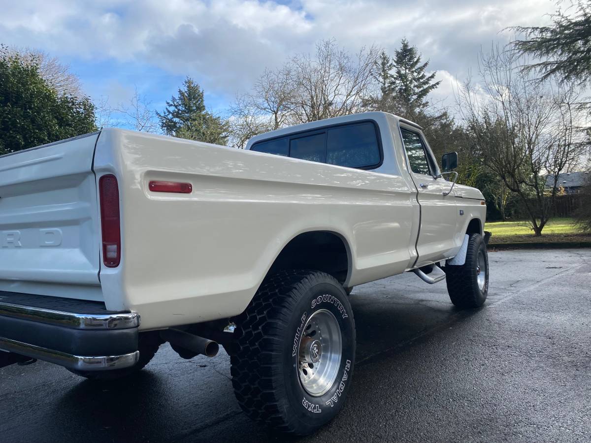 Ford-F250-highboy-1975-2