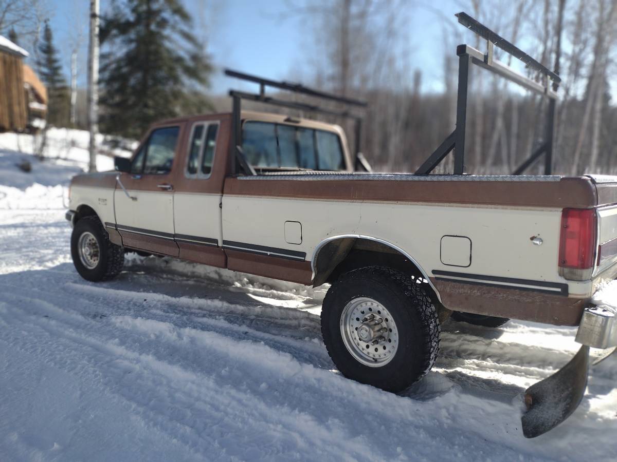 Ford-F250-lariat-1987-48280-1