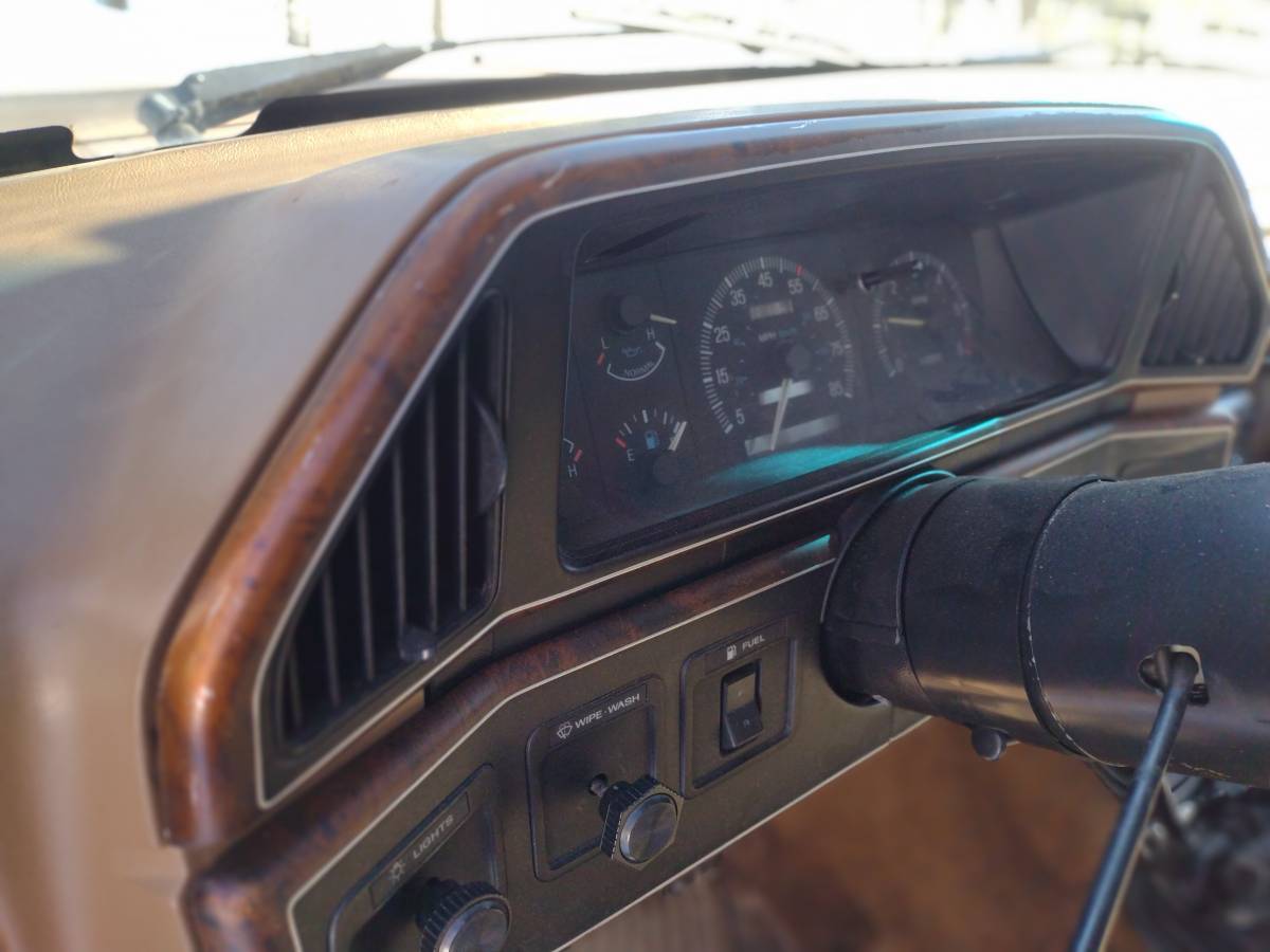 Ford-F250-lariat-1987-48280-10