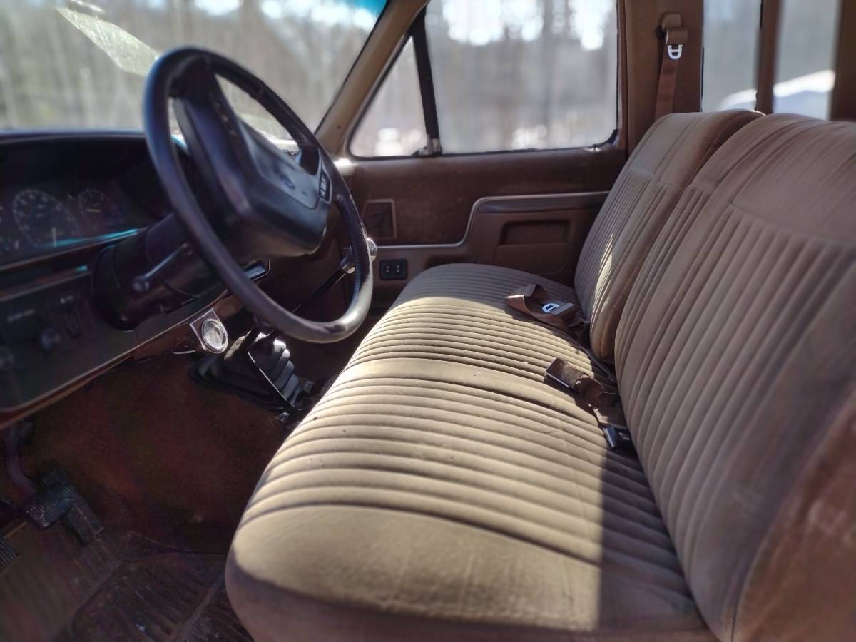 Ford-F250-lariat-1987-48280-8