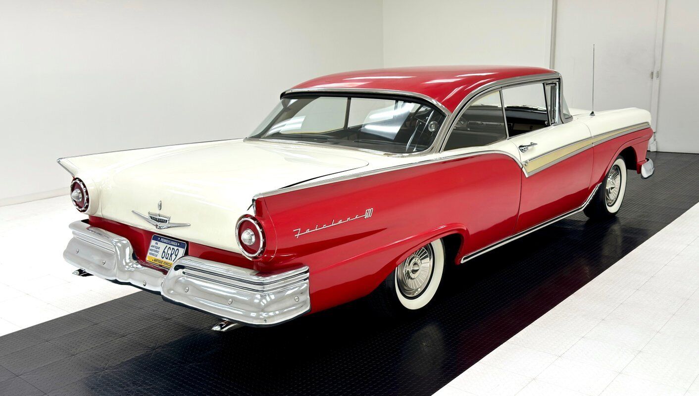 Ford-Fairlane-1957-Red-Black-78850-4