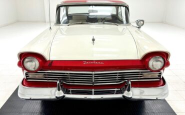 Ford-Fairlane-1957-Red-Black-78850-7