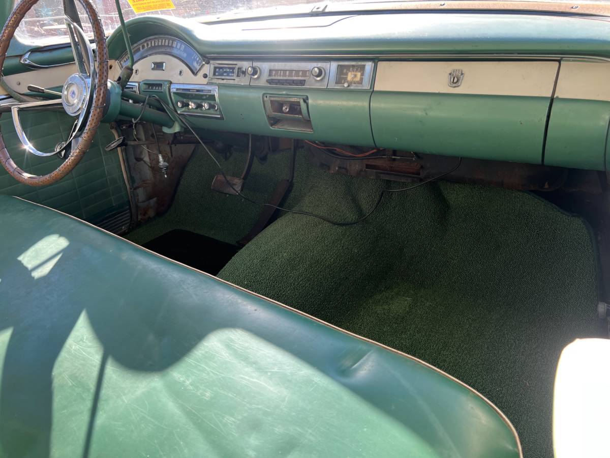 Ford-Fairlane-500-1957-green-136103-5