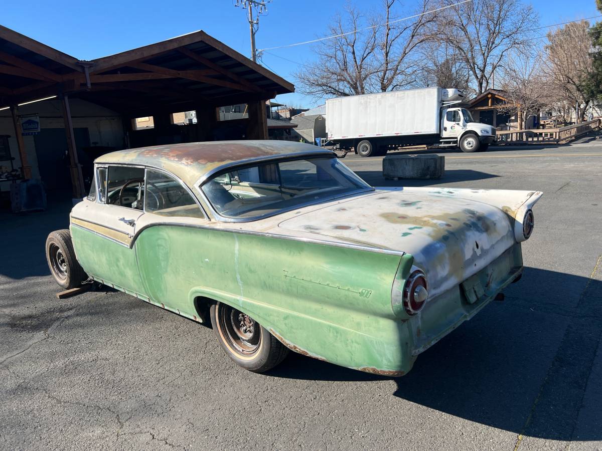 Ford-Fairlane-500-1957-green-136103