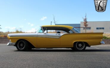 Ford-Fairlane-500.-Coupe-1957-Yellow-Gray-185681-3