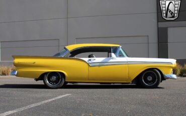 Ford-Fairlane-500.-Coupe-1957-Yellow-Gray-185681-7