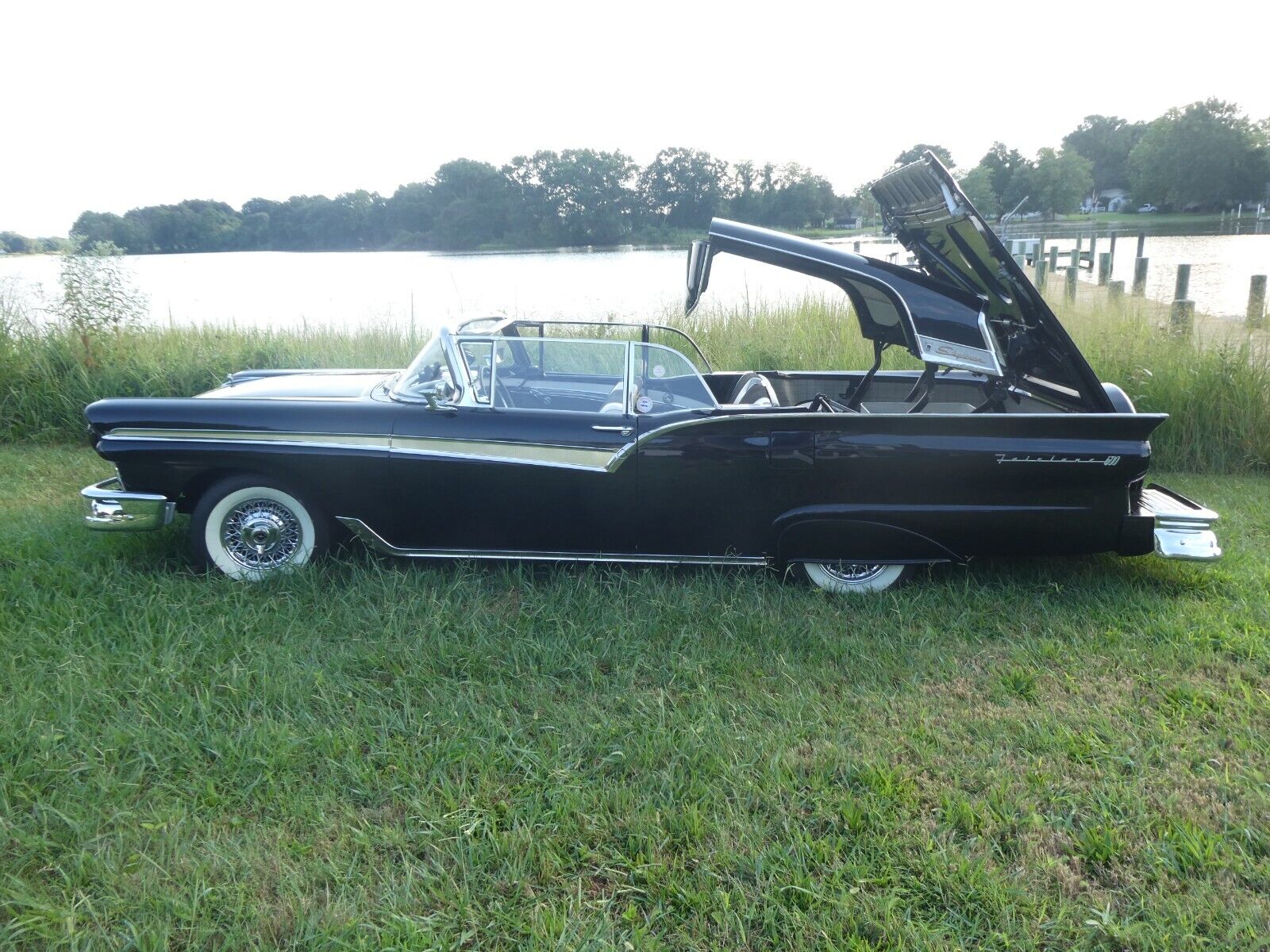 Ford Fairlane Cabriolet 1957 à vendre