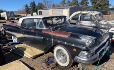 Ford-Fairlane-skyliner-1958-2