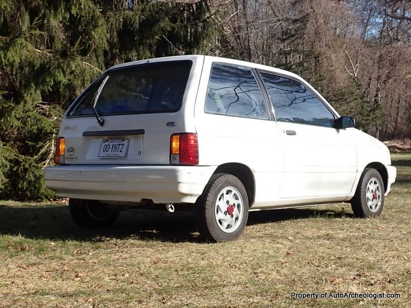 Ford-Festiva-1993-white-104607-13