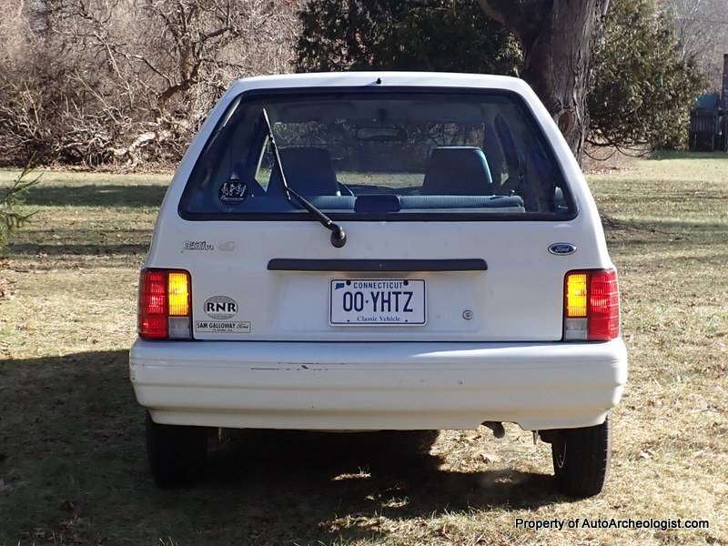 Ford-Festiva-1993-white-104607-14