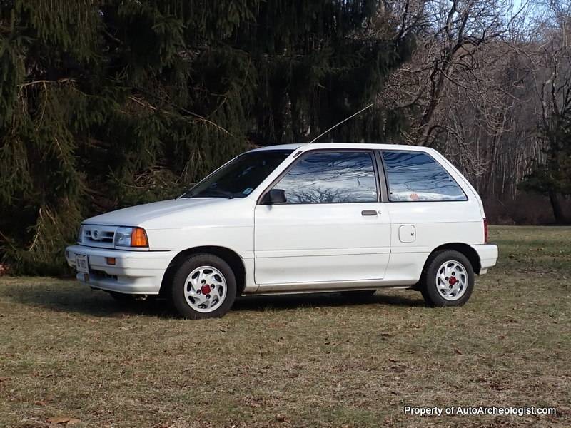 Ford-Festiva-1993-white-104607-22